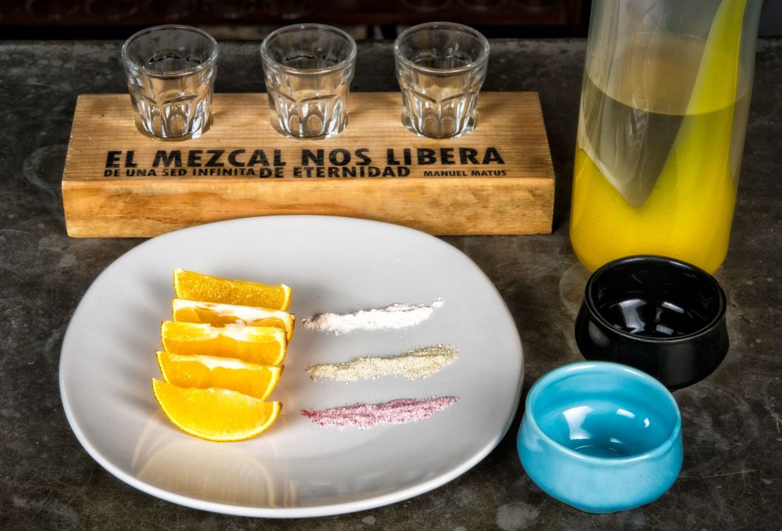 El mezcal es una de las bebidas mexicanas más populares en el mundo.