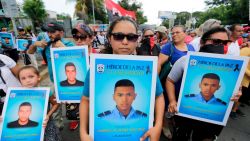 CNNE 552620 - marchan en nicaragua a favor y en contra del gobierno