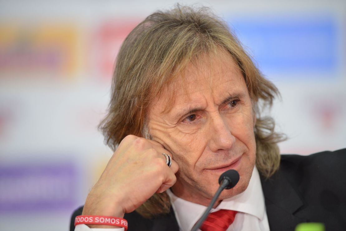 Ricardo Gareca, durante la conferencia en la que anunció su renovación como director técnico de la selección de fútbol de Perú.