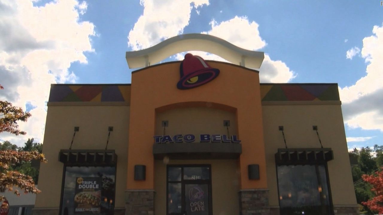 CNNE 553719 - celebra sus 101 anos en taco bell