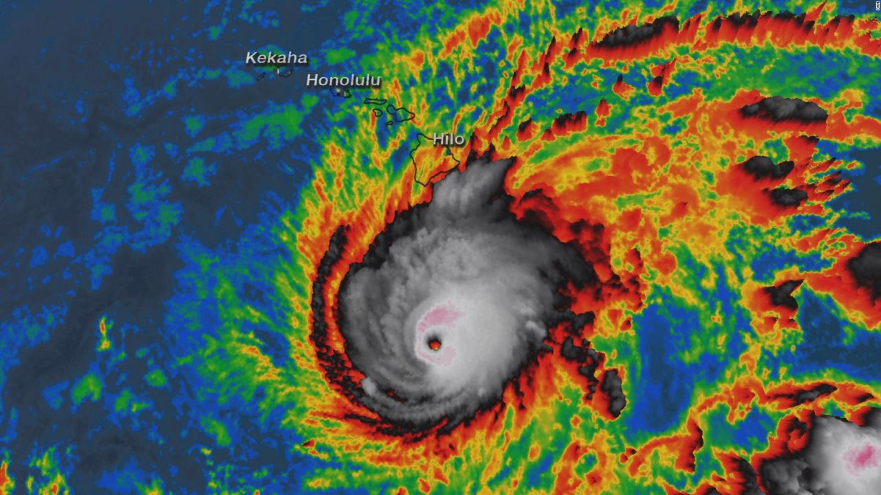 CNNE 555820 - huracan lane amenaza a hawai