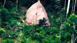 CNNE 556464 - dron graba a una tribu amazonica nunca antes vista