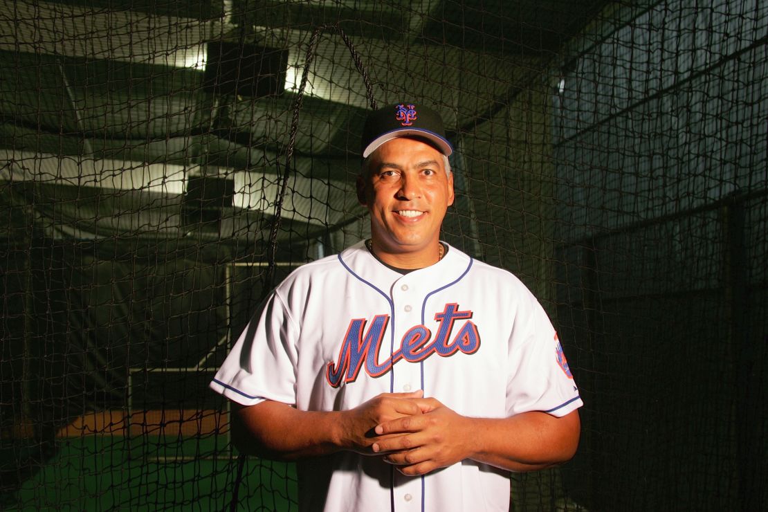 El venezolano Andrés Galarraga, en una foto de 2005, con el uniforme de los New York Mets.