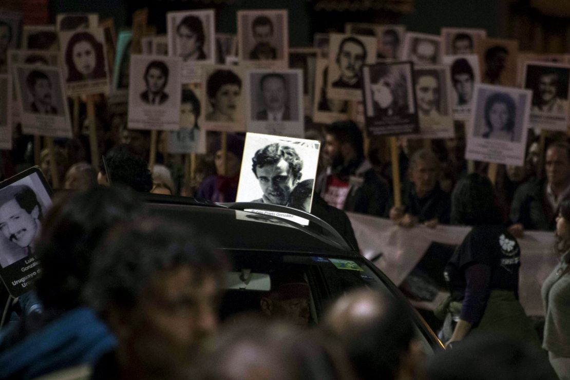 Manifestación por las desapariciones durante la dictadura de Uruguay.