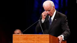 CNNE 558049 - joe biden sobre mccain- "siempre pense en john como un hermano"