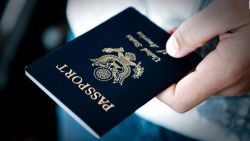 CNNE 558067 - deniegan pasaporte a hispanos nacidos en estados unidos