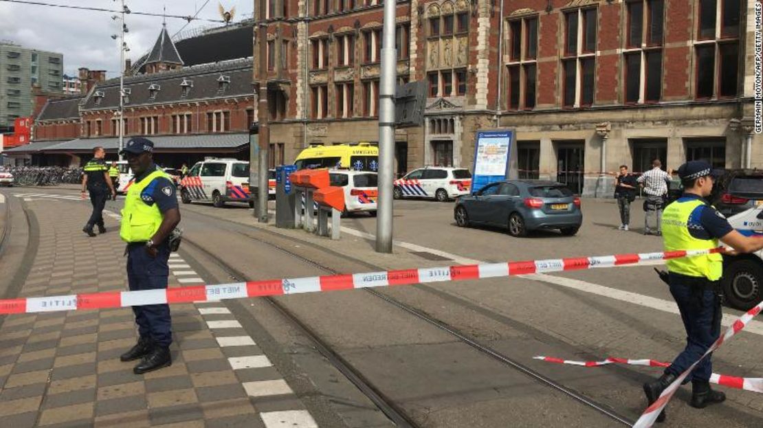 CNNE 558274 - 180831121036-05-amsterdam-central-station-incident-0831-exlarge-169