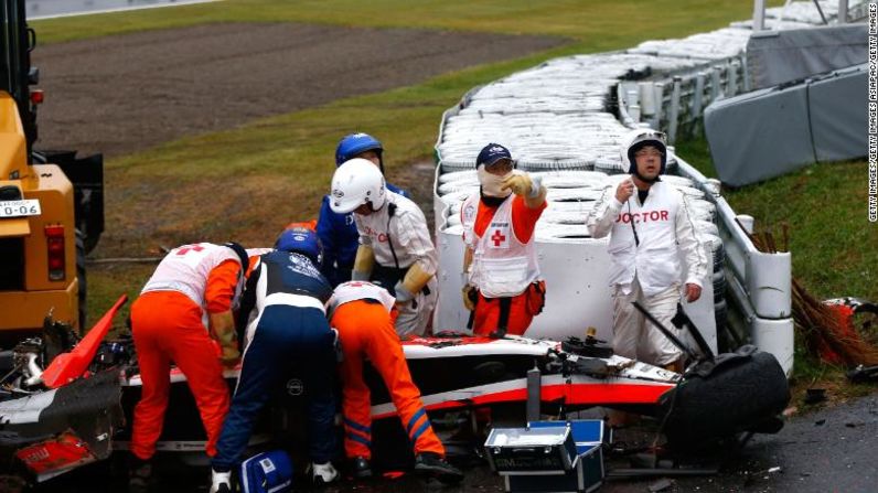 La muerte de Jules Bianchi en 2015, nueve meses después de su choque en el Gran Premio de Japón, fue la primera en la Fórmula Uno desde la de Senna. En una empapada pista de Suzuka, Bianchi perdió el control de su auto y chocó contra un vehículo de recuperación que atendía un accidente previo. Como resultado, la F1 cambió las regulaciones sobre el drenaje de las pistas y de la atención de accidentes.