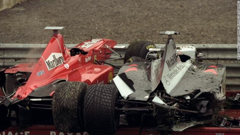 Si la primera curva en el Gran Premio de Bélgica del domingo pasado parecía una locura, esta palidece en comparación con la de la edición de 1988. Durante otro diluvio en el circuito de Spa, 13 pilotos se vieron involucrados en un accidente en los primeros segundos de la carrera. La competencia se retomó más de una hora después con 18 de los 22 pilotos, pues entonces se permitía que los equipos tuvieran un segundo vehículo.