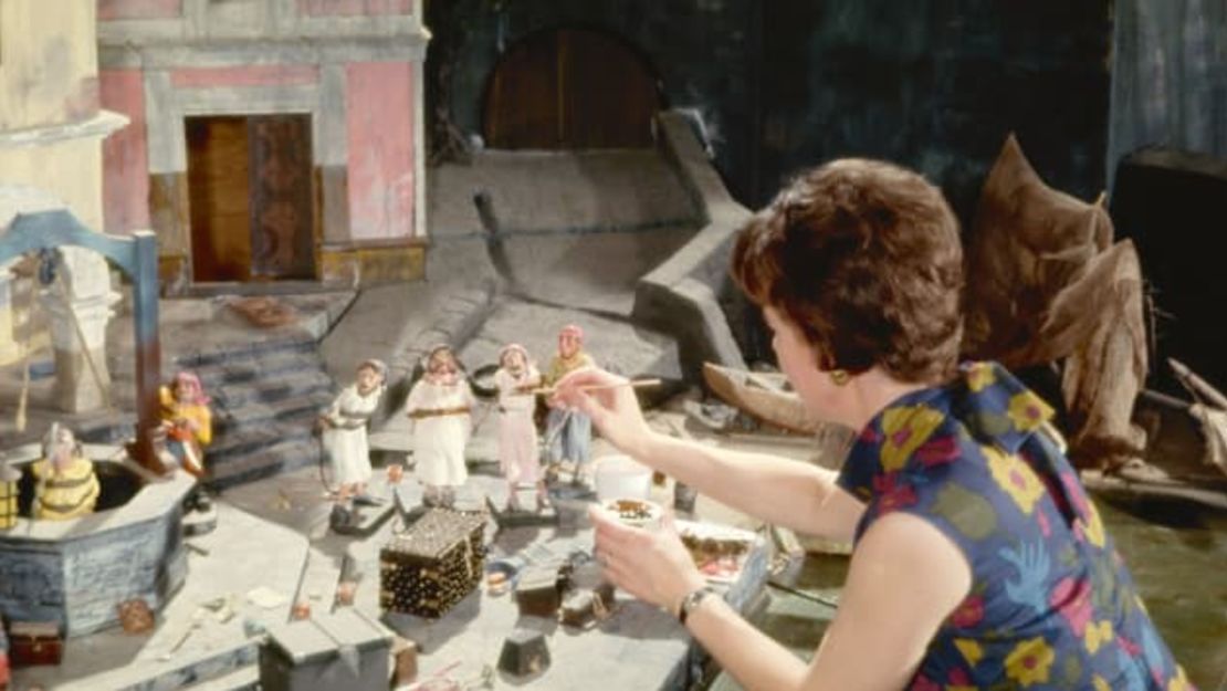 Harriet Burns construye las maquetas para "Piratas del Caribe".