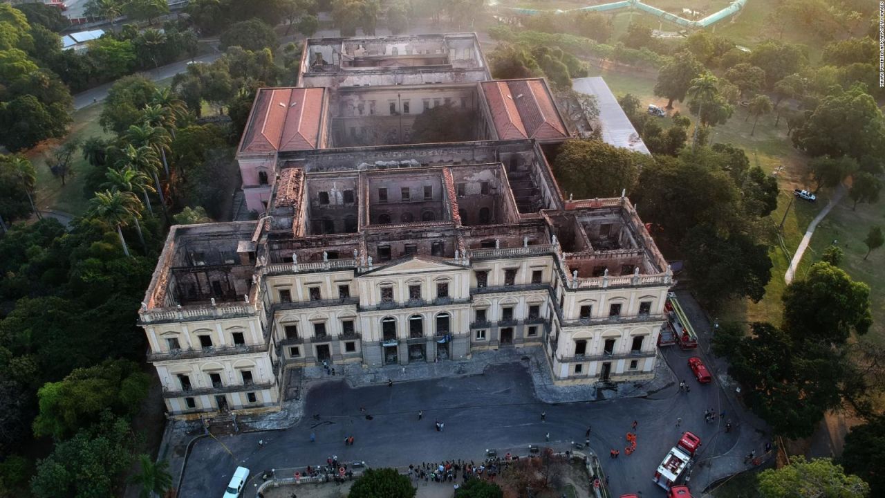 CNNE 559510 - protestas tras incendio del museo nacional de rio de janeiro