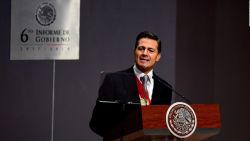 CNNE 559602 - pena nieto en el nivel mas bajo de aprobacion