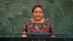 CNNE 559927 - rigoberta menchu critica a presidente de guatemala