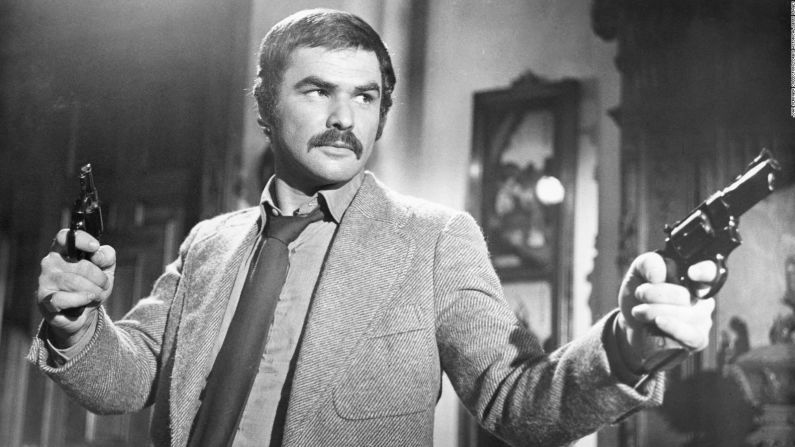 Burt Reynolds murió el 6 de septiembre de 2018 por un ataque cardiaco. El actor, que tenía 82 años, aparece en esta foto interpretando a Shamus, en la película de 1973 del mismo nombre.