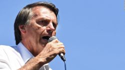 CNNE 560204 - jair bolsonaro, candidato presidencial de brasil, es apunalado