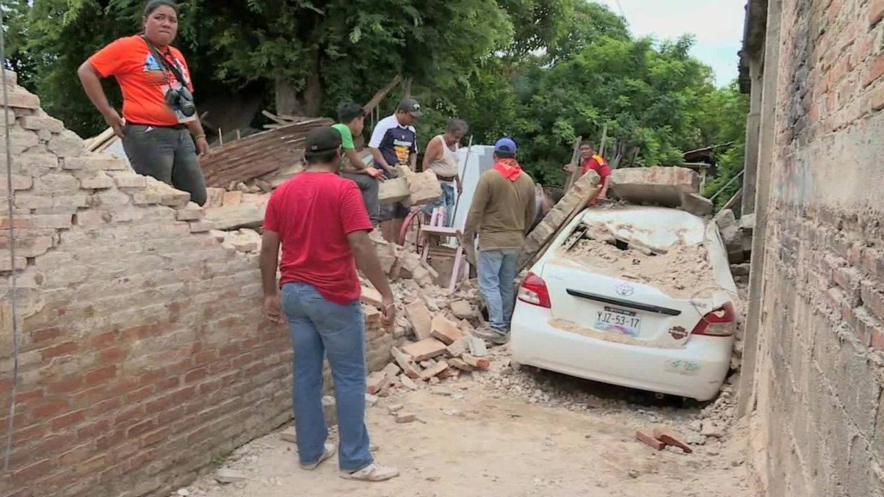 CNNE 560761 - "ya tenemos un techo"- a un ano del sismo en oaxaca