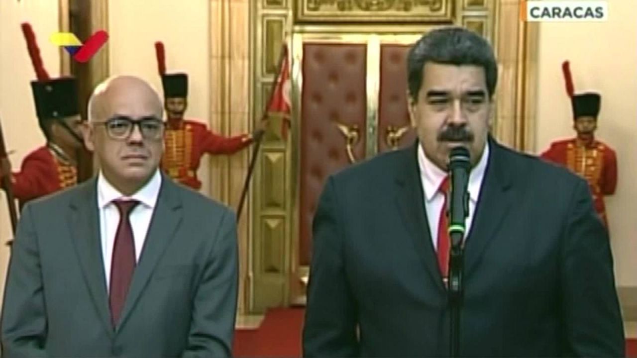 CNNE 561395 - maduro quiere pedir a colombia indemnizacion por sus ciudadanos