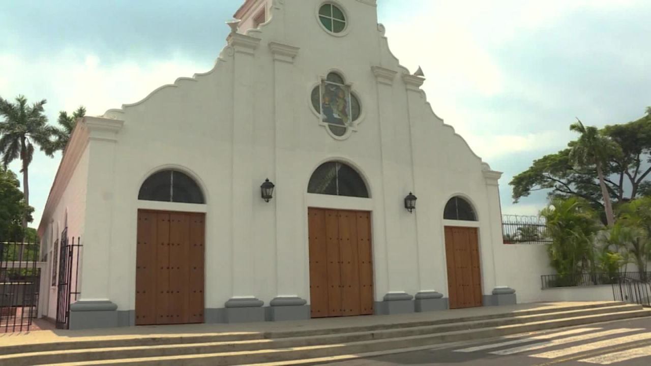 CNNE 567998 - ¿asedian sandinistas a la iglesia catolica en nicaragua?