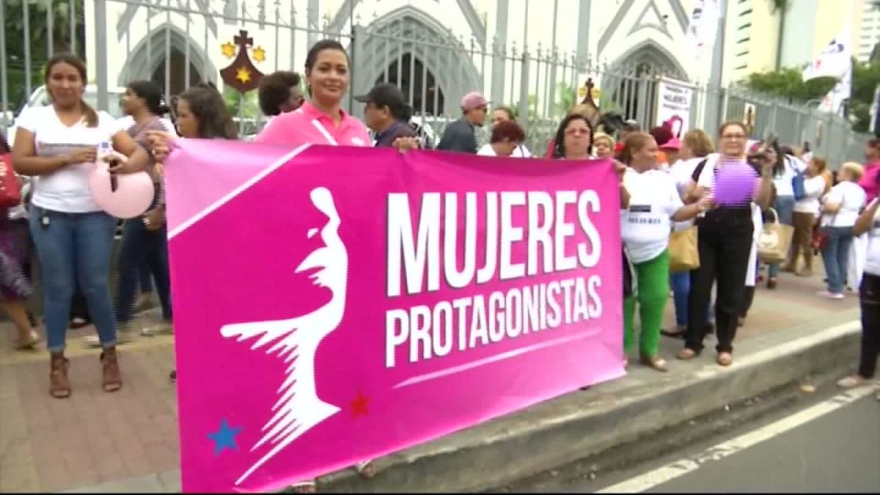 CNNE 568602 - marcha de los tacones en panama