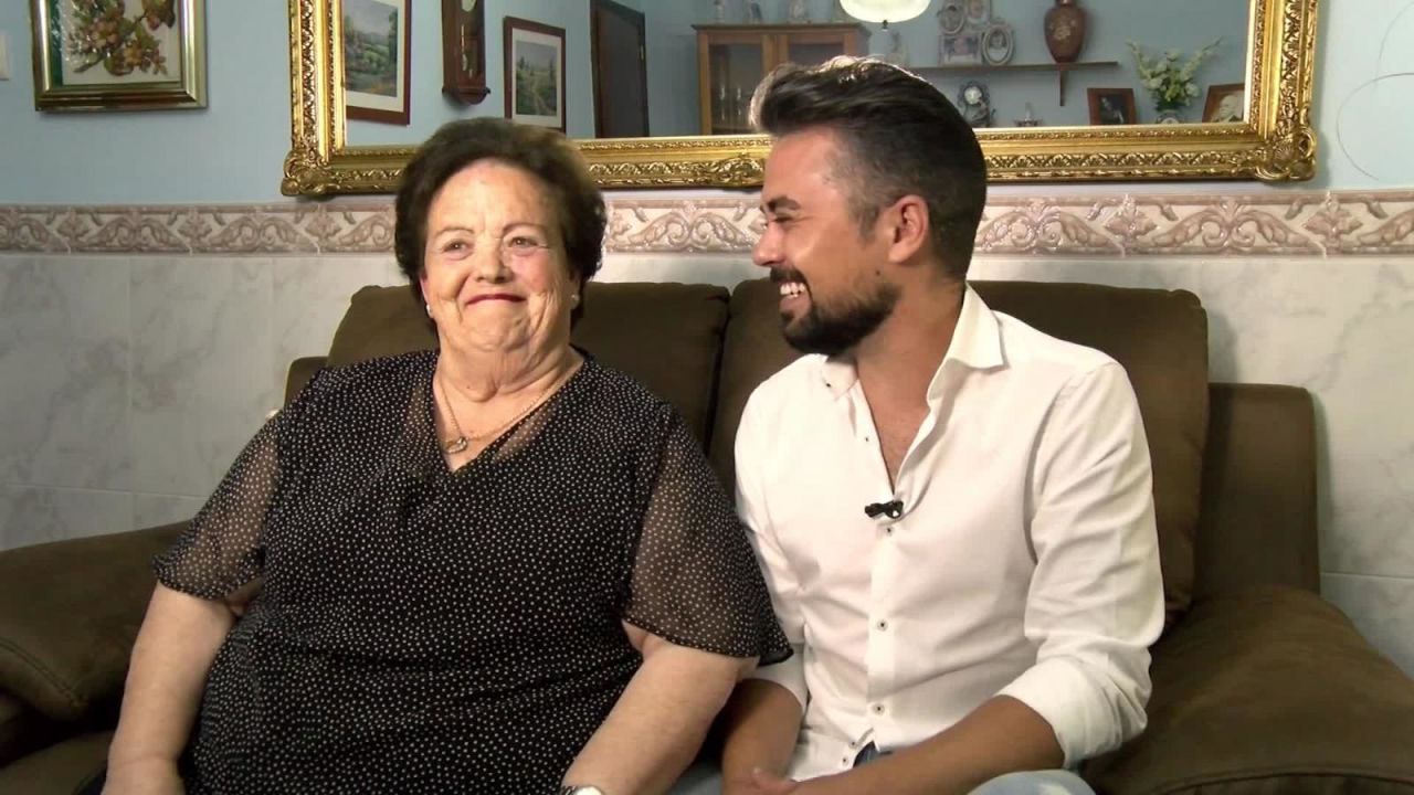 CNNE 568687 - el tuit que hizo a esta abuela una tendencia