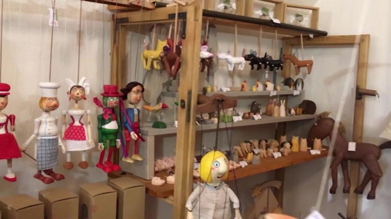 CNNE 569221 - asi es la tradicion de las marionetas en republica checa