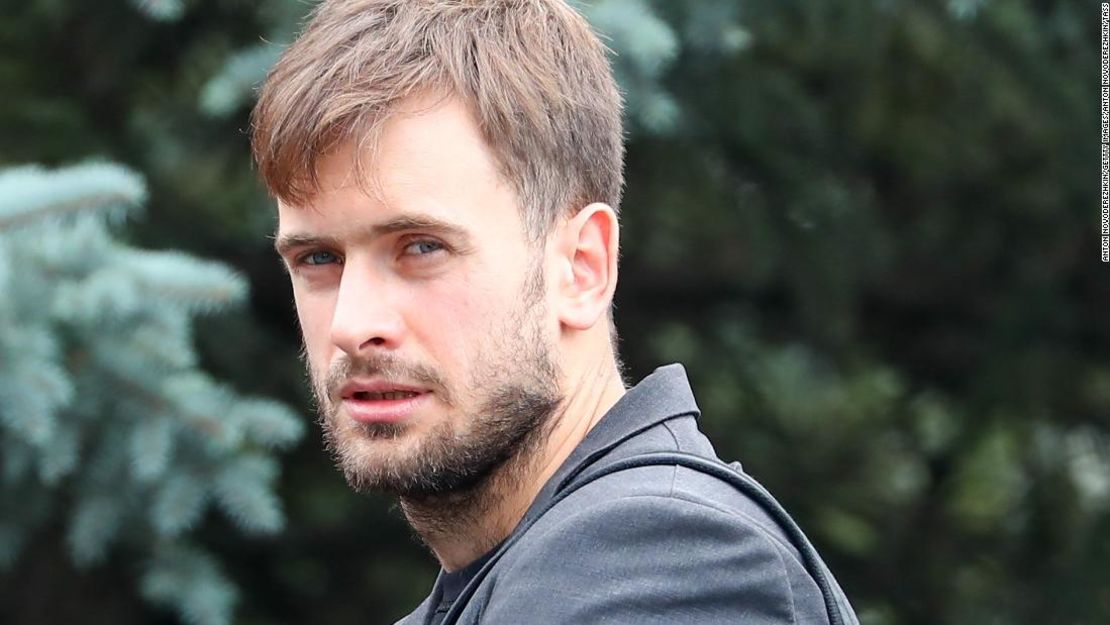 Pyotr Verzilov, portavoz no oficial de Pussy Riot y esposo de una de las integrantes de la banda, Nadya Tolokonnikova, fue hospitalizado urgentemente en una unidad de cuidado intensivo en un hospital de Moscú por un supuesto envenenamiento.