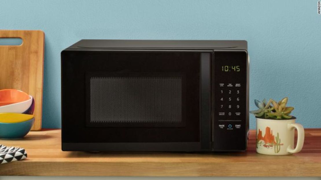 CNNE 571318 - 180920184127-amazon-alexa-microwave-780x439