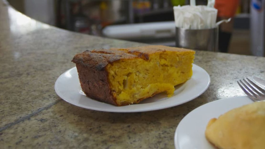 La sopa paraguaya no es propiamente una sopa, sino un pastel.