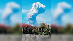 CNNE 574286 - indonesia- un volcan en erupcion es la nueva preocupacion