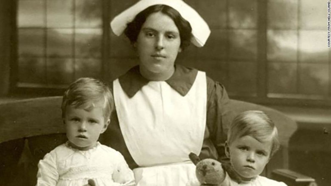 William Frankland con su hermano gemelo, Jack Frankland.