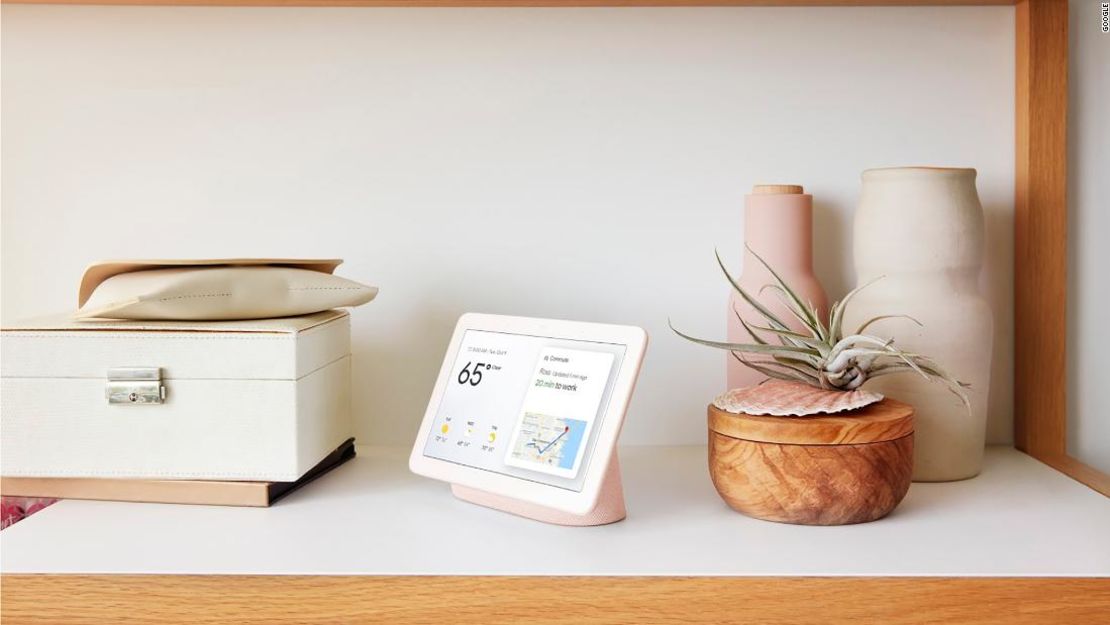 Google Home Hub, en la foto, tendrá pronto una competencia: el Portal de Facebook.