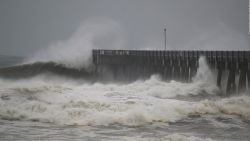 CNNE 576398 - florida ya siente el embate del huracan michael