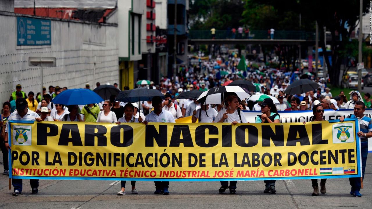 CNNE 576402 - la educacion publica en colombia, "al borde del colapso"