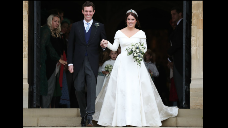 La princesa británica Eugenia se casó el 12 de octubre con Jack Brooksbank en la segunda boda real del año en la Capilla de San Jorge en el Castillo de Windsor, la misma en la que hace unos meses se casaron el príncipe Enrique y Meghan Markle, ahora Duque y Duquesa de Sussex.