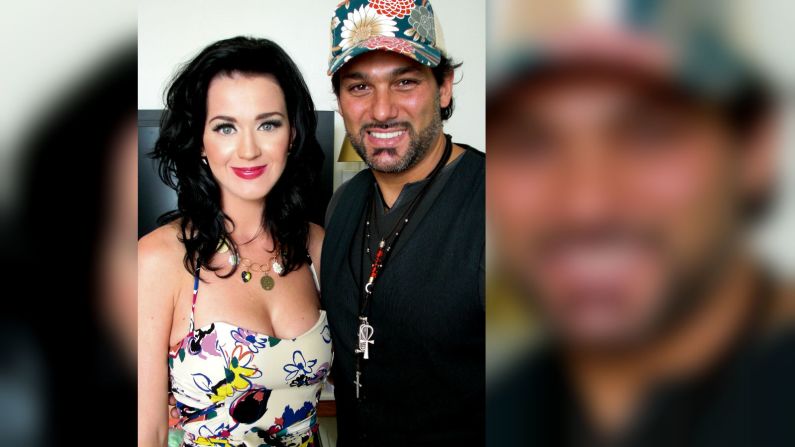 Rocco ha colaborado con medios internacionales como la revista People en Español y CNN en Español, lo que ayudó a que cantantes como Katy Perry reconocieran su trabajo.