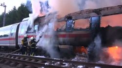 CNNE 577422 - se incendia tren en alemania