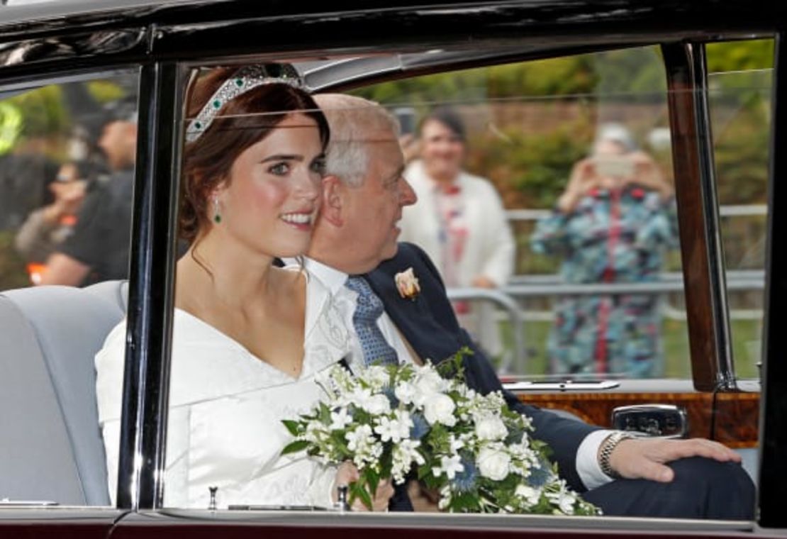 La princesa Eugenia llega a su boda con Jack Brooksbank.