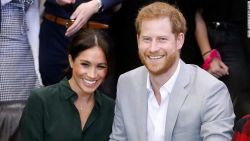 El príncipe Enrique y Meghan Markle esperan su primer hijo.