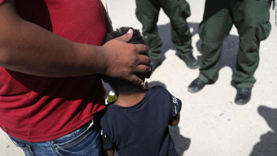 Padre e hijo en Texas, en junio de 2018.