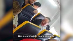 CNNE 580063 - pasajero en ryanair llama "negra vaca fea" a una pasajera