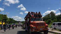 CNNE 581686 - caravana de centroamericanos deciden la ruta de mexico a ee-uu-