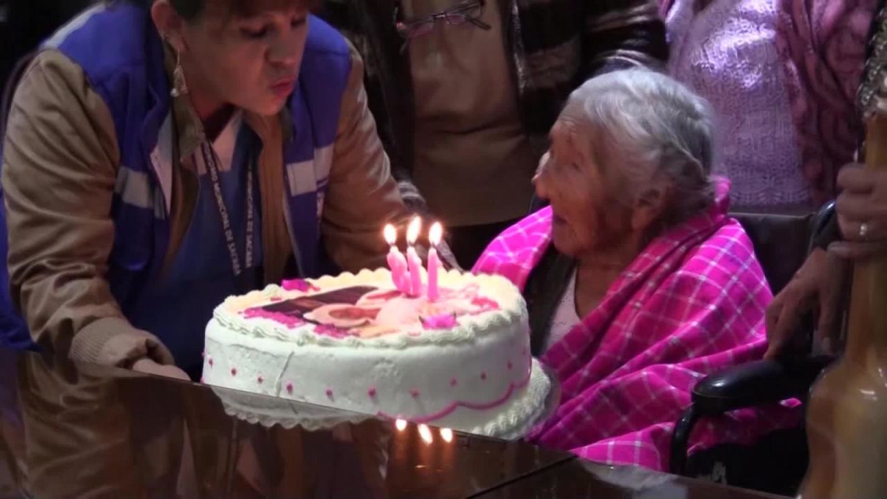 CNNE 582149 - ¡felices 110 anos, mama julia!