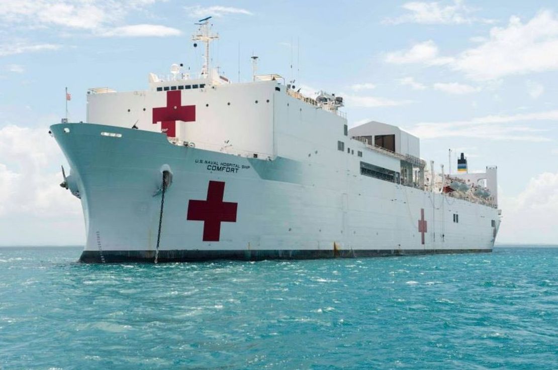 Una imagen del buque hospital USNS Comfort del Ejército de Estados Unidos.