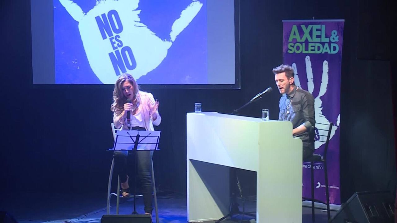 CNNE 583687 - axel y la sole se unen para decirle "no" a la violencia