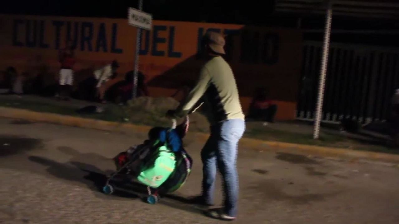 CNNE 583996 - la primera bebe que nace en la caravana de migrantes