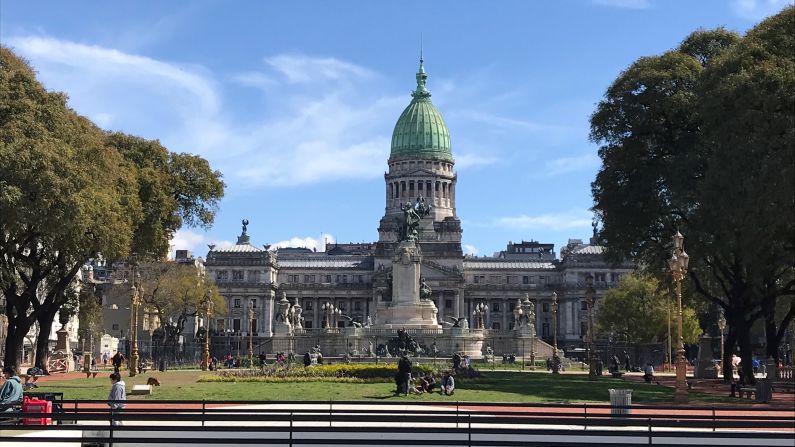 El Congreso de Argentina se construyó luego de un concurso internacional de proyectos realizado en 1895, que fue ganado por el arquitecto italiano Víctor Meano. Su majestuosa cúpula de ochenta metros de altura puede verse desde la Avenida de Mayo, en una perspectiva urbana inigualable. Se encuentra en la Avenida Entre Ríos entre Rivadavia e Hipólito Yrigoyen.