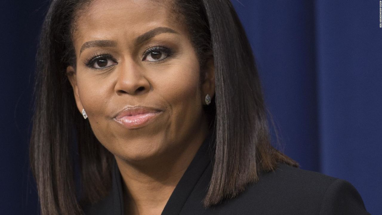 CNNE 586704 - michelle obama revela detalles personales en su libro de memorias