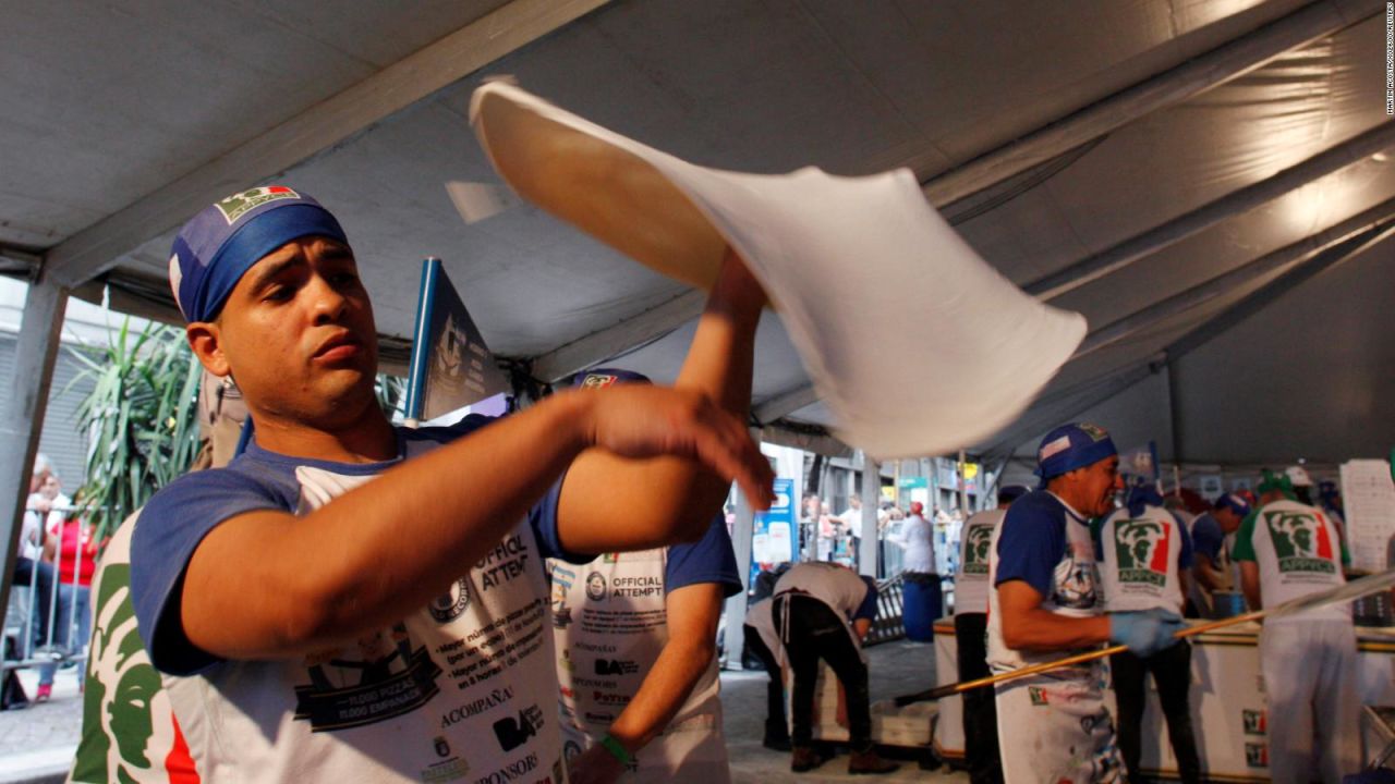 CNNE 586742 - argentina busca el titulo de mas pizzas preparadas