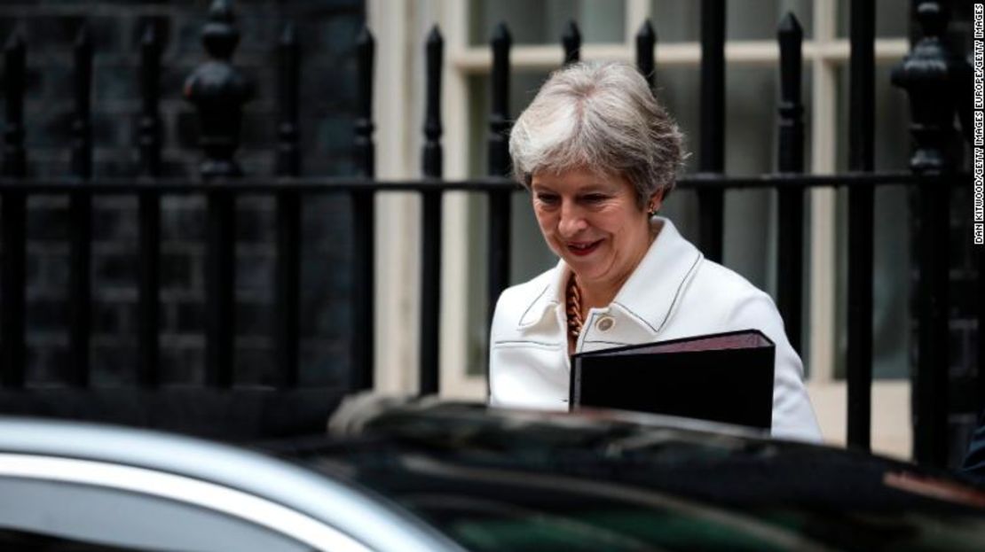 La primera ministra de Gran Bretaña, Theresa May, sale Downing Street el pasado 15 de octubre de 2018.