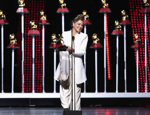 Natalia Lafourcade ganó el premio a Mejor Álbum Folclórico por "Musas (Un Homenaje Al Folclore Latinoamericano En Manos De Los Macorinos), Vol. 2".